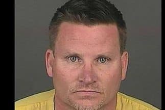 Una mujer fue asesinada mientras hablaba al 911