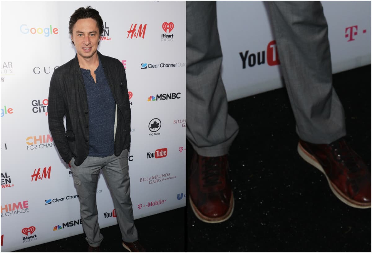 Para verte 'classy' en el colegio, puedes usar zapatos con colores diferentes. ¿Qué tal estos color vino del actor Zach Braff?