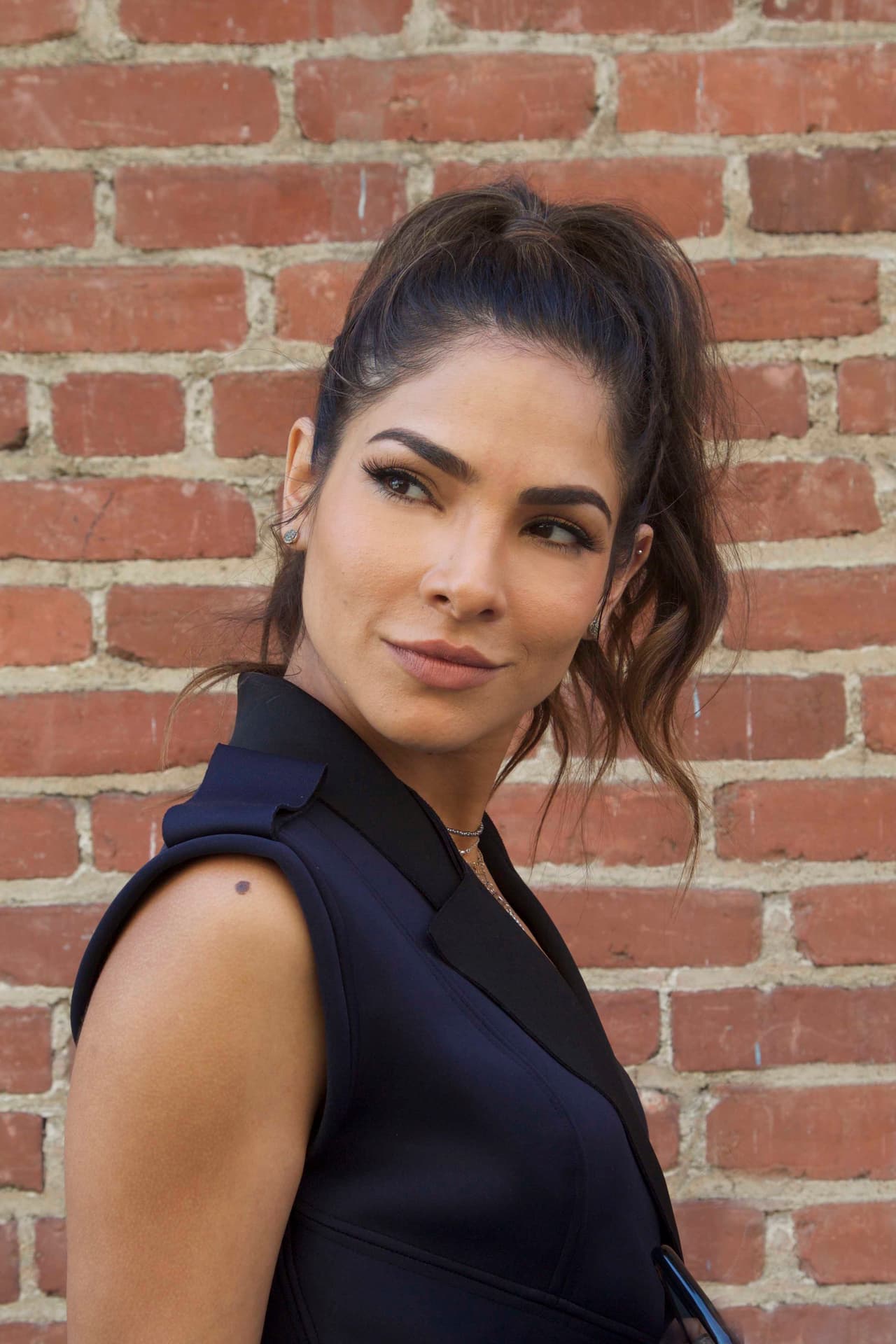 Alejandra Espinoza sabe cómo conquistar al público con cada uno de los atuendos que presenta noche a noche en La Reina de la Canción. Aquí te presentamos algunos de los más memorables.