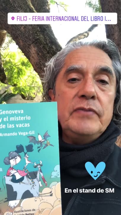 Así como lo mencionó en su carta de despedida, Vega-Gil era escritor. A lo largo de su vida publicó 32 libros, entre ellos una biografía titulada ‘Diario íntimo de un guacarroquer’, ‘Relatos de malta’, ‘Genoveva y el misterio de las vacas’, entre otras.