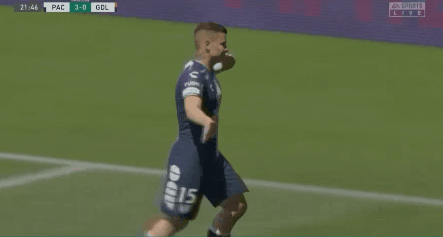 Pachuca gana sus primeros tres puntos al derrotar a las Chivas 7-1. Kevin Álvarez fue muy superior a Fernando Beltrán.