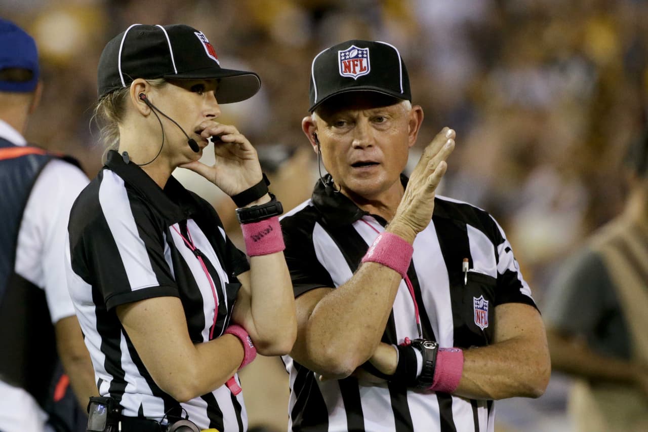 La NFL suspendió al árbitro Rob Vernatchi por el error en el reloj del Steelers - Chargers