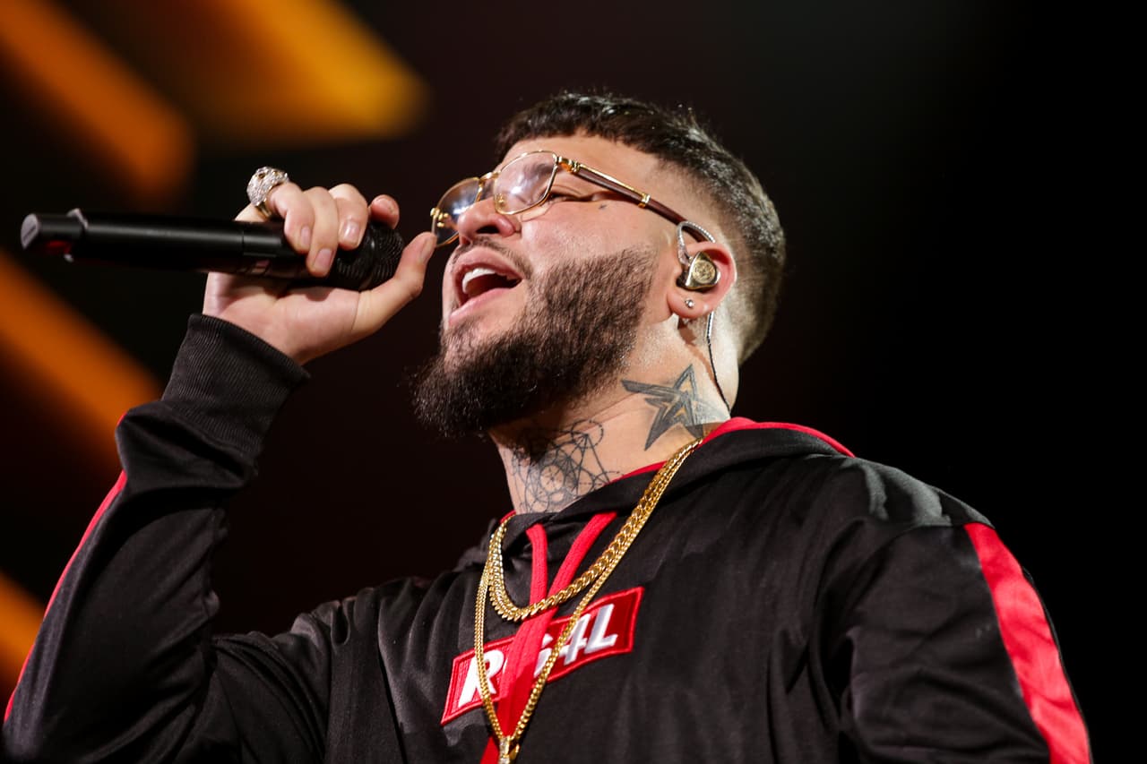 Para controlar la adrenalina que genera un evento de gran magnitud, cuenta que 
<b>antes de subir al escenario se toma "un trago"</b> y agrega: "Uno se da un traguito y vamos cayendo en tiempo".