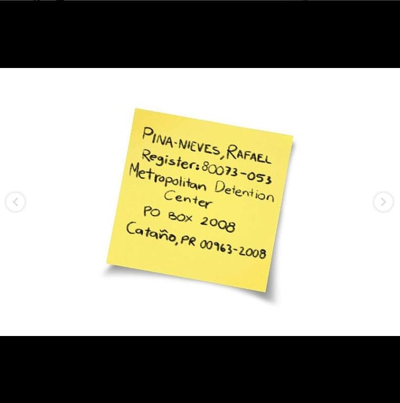 En otra imagen, dio a conocer los datos postales a los que sus fans pueden dirigirse.