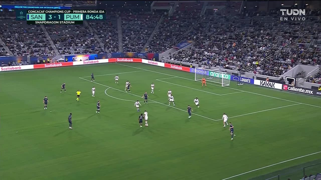¡GOL!  anota para San Diego. Luca Bombino
