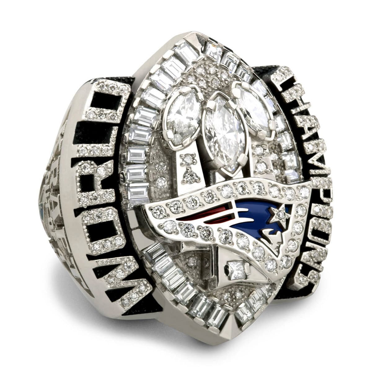 La Semana 13 de 2015 incluye el partido entre los Philadelphia Eagles y los New England Patriots, equipos que jugaron por el título del Super Bowl XXXIX en Jacksonville. Para los Patriots fue muy especial, su tercer campeonato en 4 años y la confirmación como dinastía del Siglo XXI.