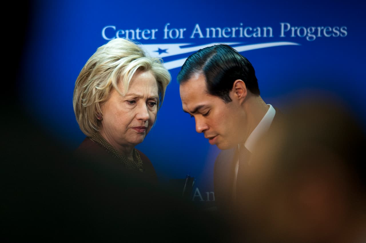 Por qué grupos progresistas no quieren que Julián Castro sea el vicepresidente de Hillary Clinton
