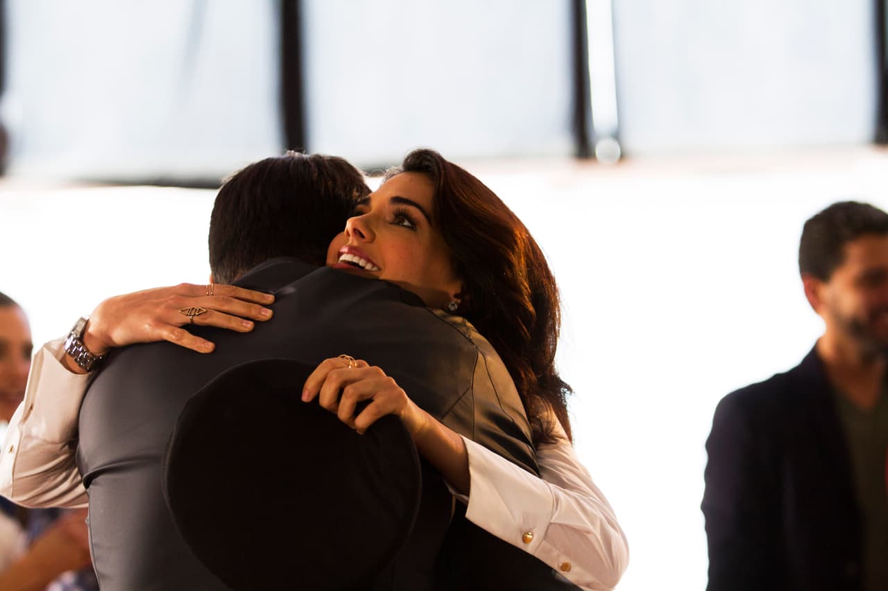 Sin saberlo, Yolanda era perseguida por el coronel Santamaría, quien había llegado a suelo estadounidense para seguir cada paso de la piloto.