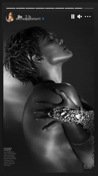 Hace algunas semanas, la revista People publicó que 
<b><a href="https://people.com/movies/jennifer-lopez-open-to-relationship-with-ben-affleck-but-not-making-plans-about-future-amid-reunion-trip/#:~:text=People%20Exclusive-,Jennifer%20Lopez%20'Open'%20to%20Relationship%20with%20Ben%20Affleck%20But%20',Future'%20amid%20Reunion%20Trip%3A%20Source&text=%22She%20wants%20to%20spend%20as,this%20week's%20issue%20of%20PEOPLE" target="_blank">Jennifer Lopez estaría "abierta" a iniciar una relación con Ben Affleck</a></b>; sin embargo por ahora a ninguno de los dos les interesa hacer "planes sobre el futuro".