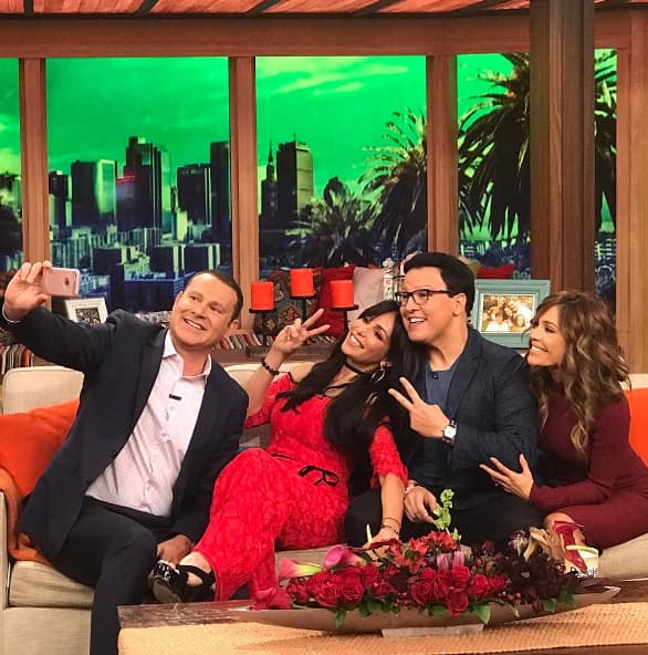 La reunión fue posible y no podía faltar la primera 'selfie' de la mañana.