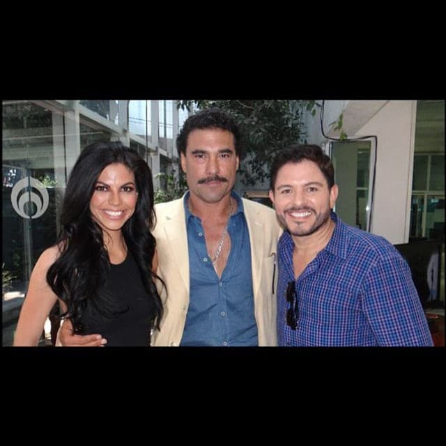 De acuerdo con la publicación TVnotas, la primera vez que fueron captados los artistas fue a la salida de un restaurante argentino.