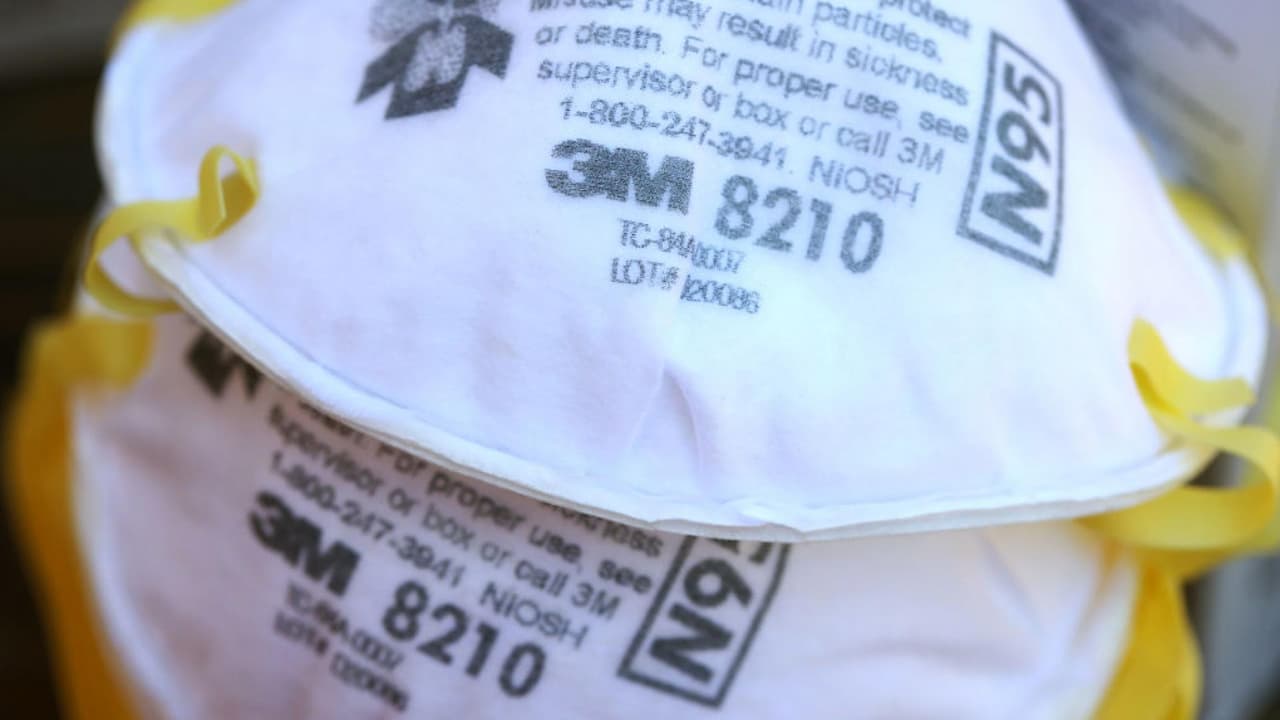 Si vas a adquirir por tu cuenta un cubrebocas N95 o KN95, te explicamos cómo puedes darte cuenta si son falsas o no.