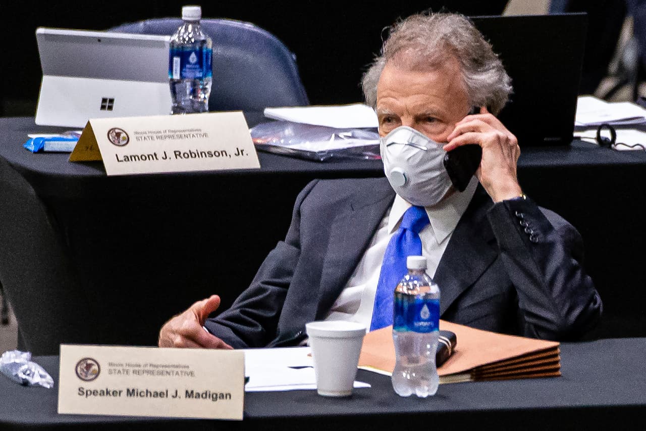 Acusan formalmente a cuatro allegados de Madigan por supuestos sobornos a ComEd