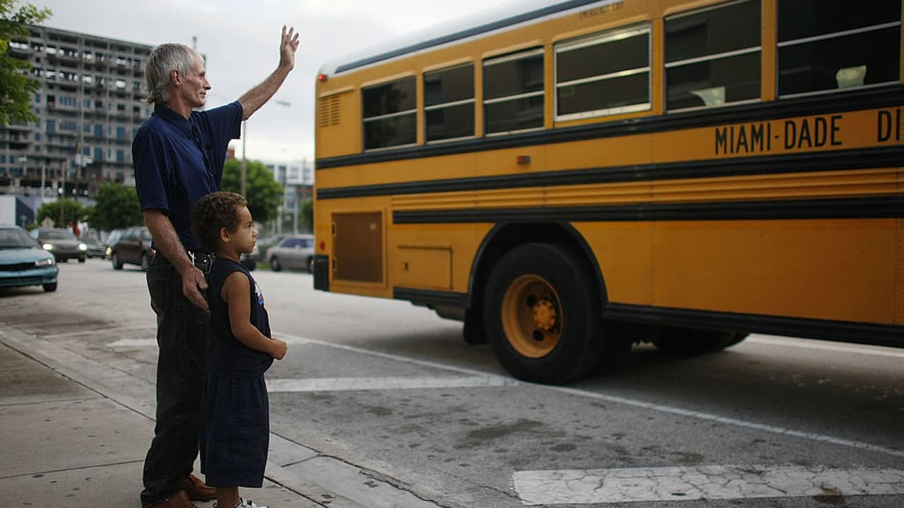 Continúa la polémica por el cambio de horario de entrada en las escuelas de Miami-Dade