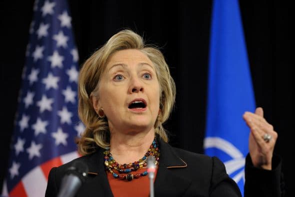 Clinton además afirmó previamente que la violencia de los carteles de la droga en México "nos asquea", al rechazar el "horrible" crimen contra un turista estadounidense en una presa fronteriza.