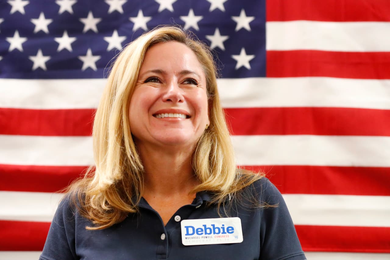 La demócrata
<b>Debbie Mucarsel-Powell</b>, de origen ecuatoriano, venció al republicano cubano-estadounidense Carlos Curbelo en el distrito 26 de Florida. Curbelo había ocupado el escaño desde 2015, cuando impidió la reelección del demócrata Joe García.