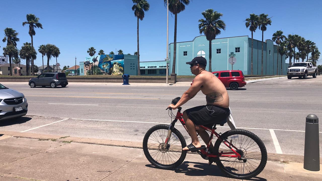 Los restaurantes han abierto sus comedores y la comida podrá ser consumida en el interior.