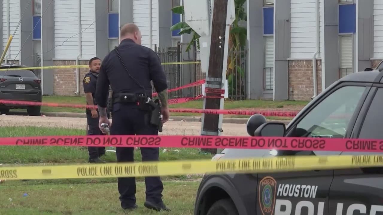 Tiroteo en Houston deja a pareja herida y tres policías fuera de servicio