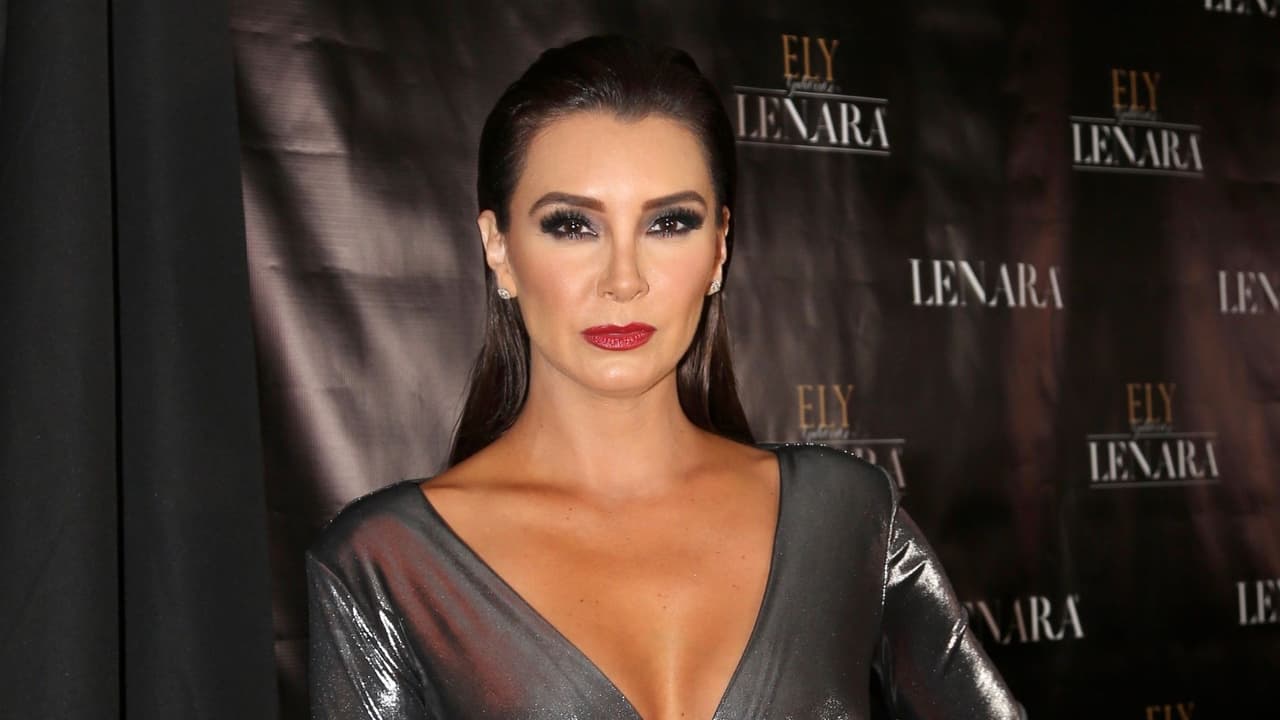 Elizabeth Gutiérrez estalla contra presentador tras pedirle que supere a William Levy: “Atrevido”