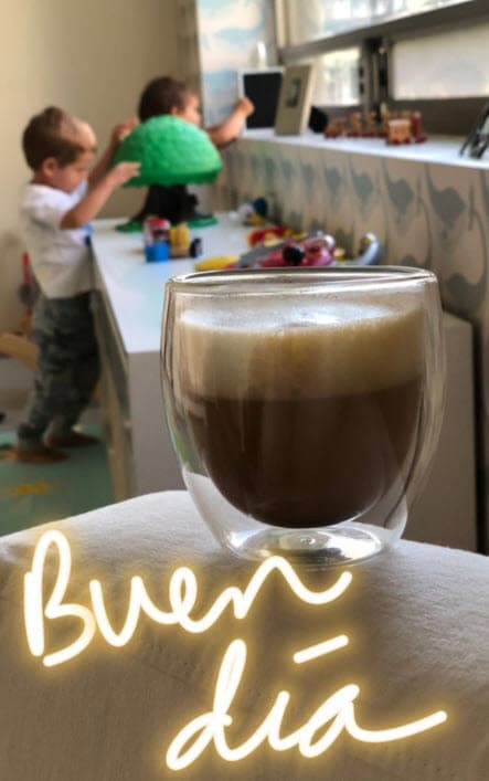 Ellos trajeron al mundo a
<b> <a href="https://www.univision.com/famosos/framguesas-el-ingrediente-nada-secreto-con-el-que-ludwika-paleta-le-vendio-sus-hot-cakes-a-sus-mellizos-video" target="_blank">los mellizos Bárbara y Sebastián</a></b>, quienes en mayo de este 2021 cumplirán los 4 años.
<br>