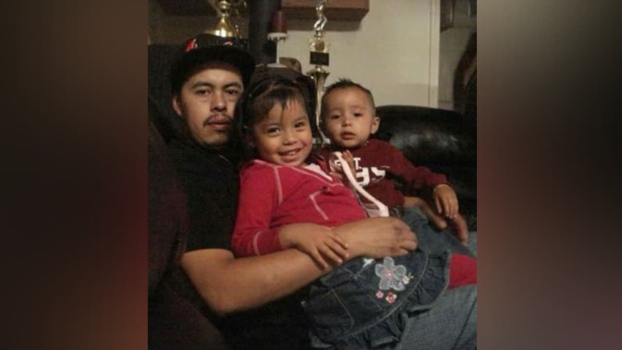 Vásquez era padre de tres niñas y nació en Jalisco, México. Llegó a Estados Unidos a los 19 años con la ilusión de encontrar el anhelado “sueño americano”, que su vida acabaría a los 39 años lejos de su tierra.
<br>