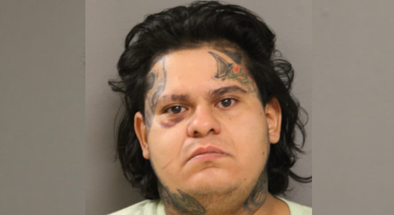 Acusan a Alfredo Gutiérrez de robar auto mientras estaba en libertad bajo fianza