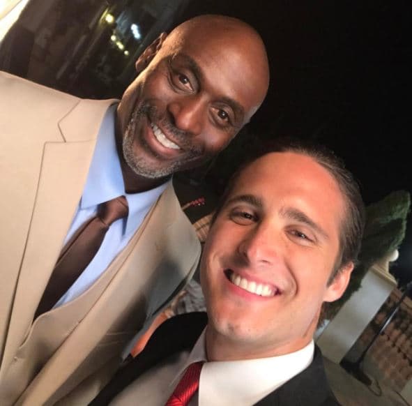 Incluso publicó esta foto con el actor Lance Reddck, pero de Sofía no supimos nada.