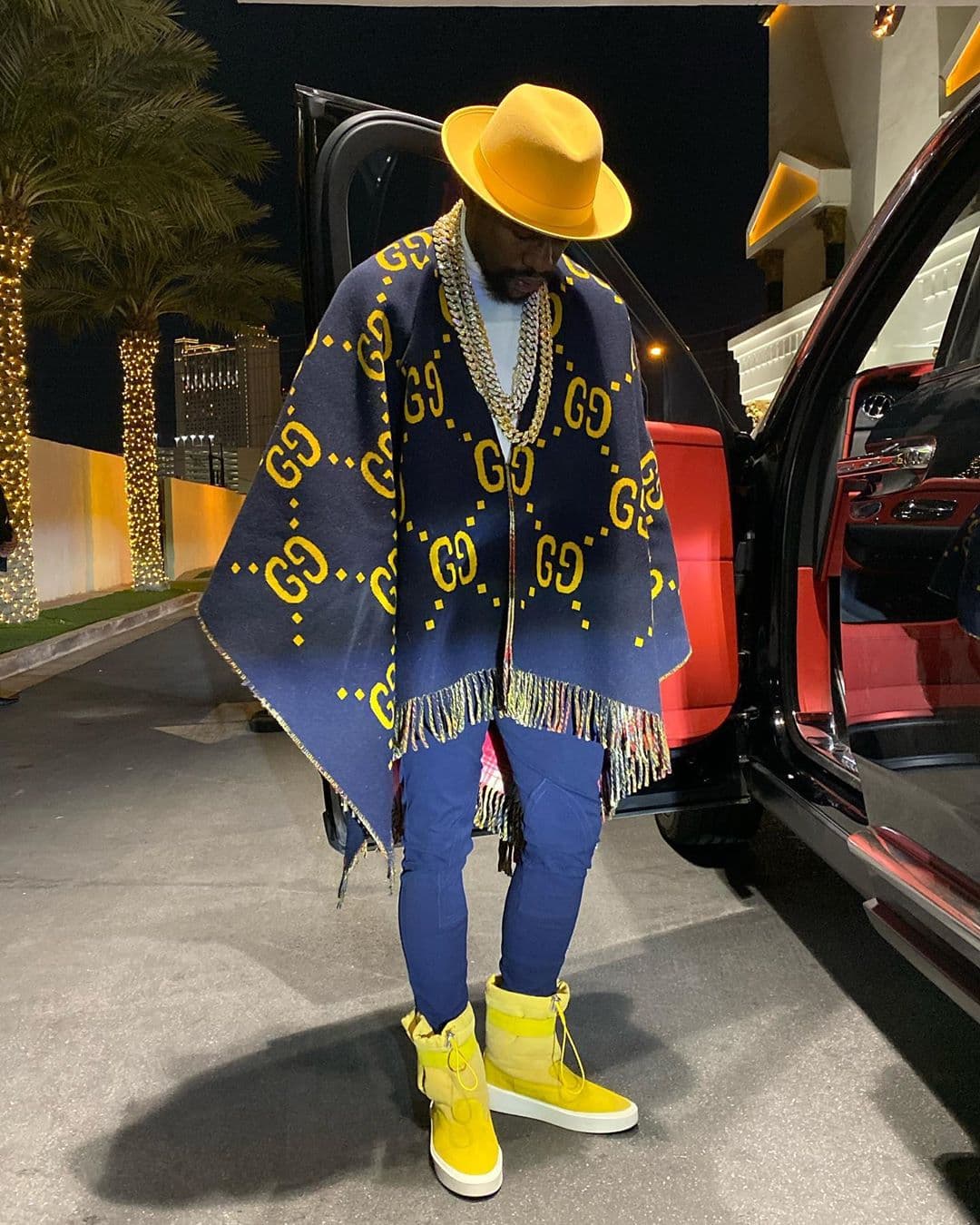 Como cuando hace mucho frío, pero igual quieres salir de antro. Un pocho nunca cae mal, siempre cuando vaya bien combinado.