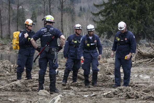 "La situación es muy sombría, pero tenemos la esperanza de que hallaremos gente viva", dijo el jefe del Cuerpo de Bomberos del condado Snohomish, Travis Hots.
