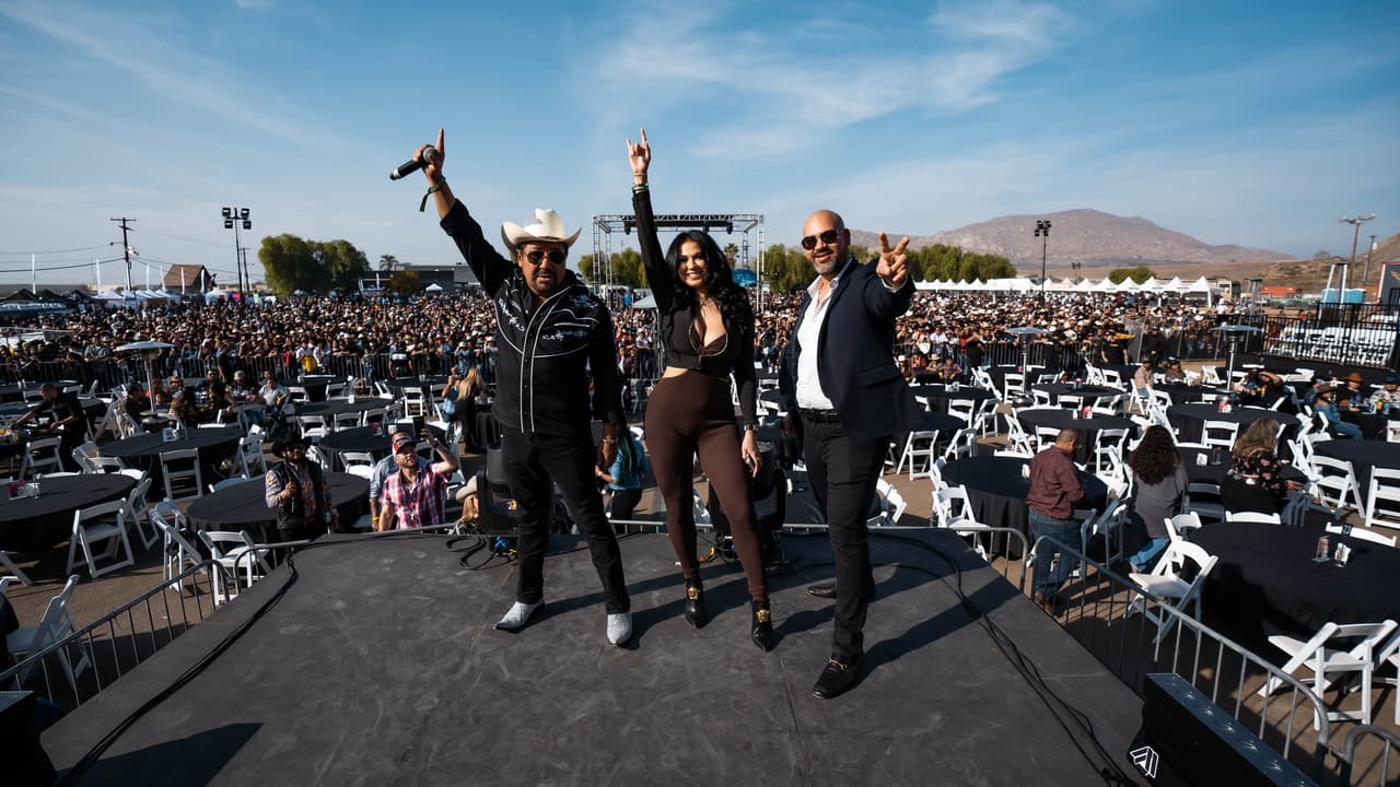 El Bueno, La Mala y El Feo volvieron a tener un evento para todos sus fanáticos y se reunieron en Perris, California para un espectacular Live.