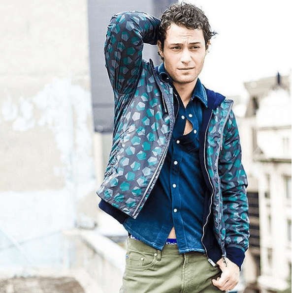 Eso sí, Mariano se ha llevado las palmas con su trabajo y ha demostrado que nació para actuar.