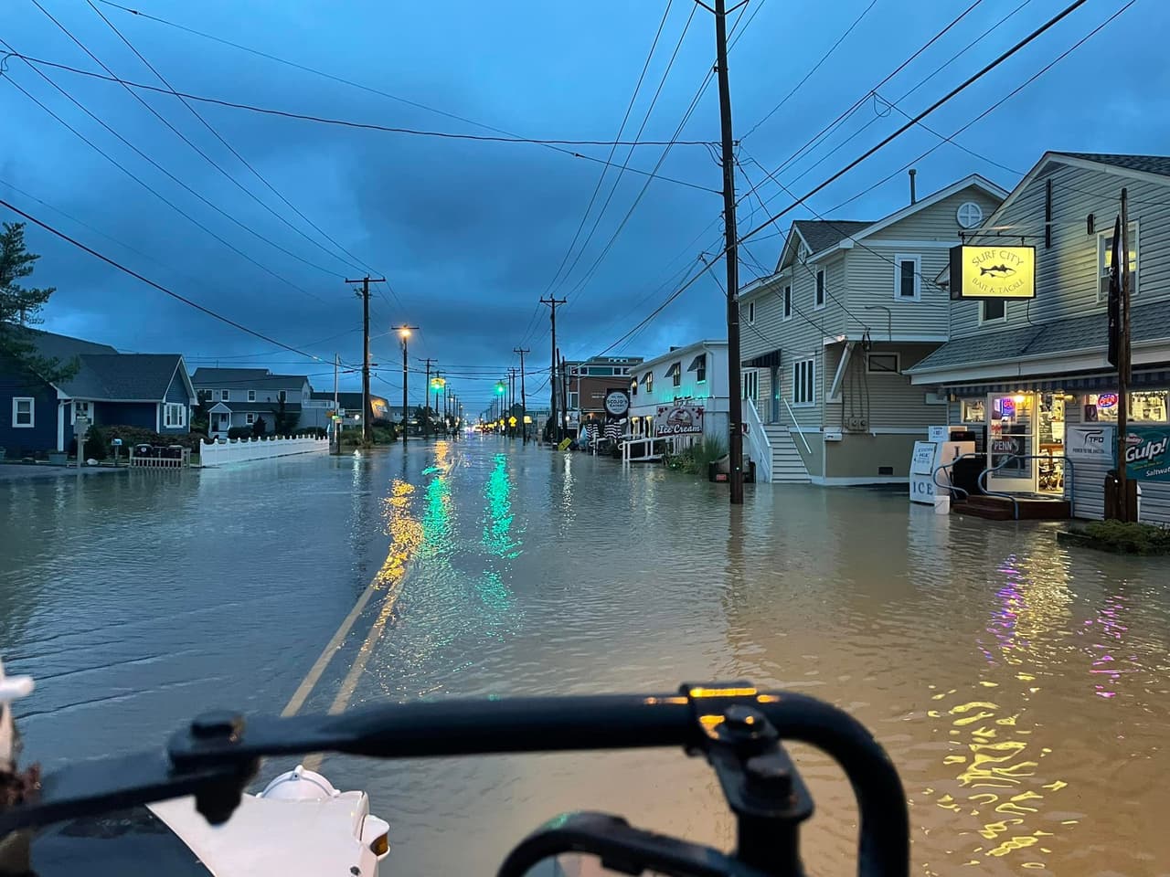 En fotos: Fuertes lluvias causan inundaciones en avenidas y negocios de Nueva Jersey