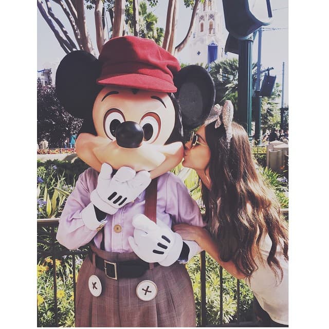 Danna Paola se considera una persona oscura por todas las batallas que ha enfrentado, así que tiene preferencia por las villanas en las historias.
<br>