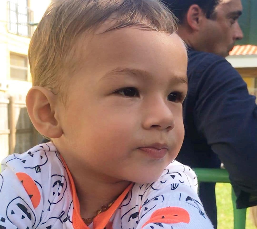Poco a poco está tomando facciones de niño grande pero para sus papás siempre será su bebé.