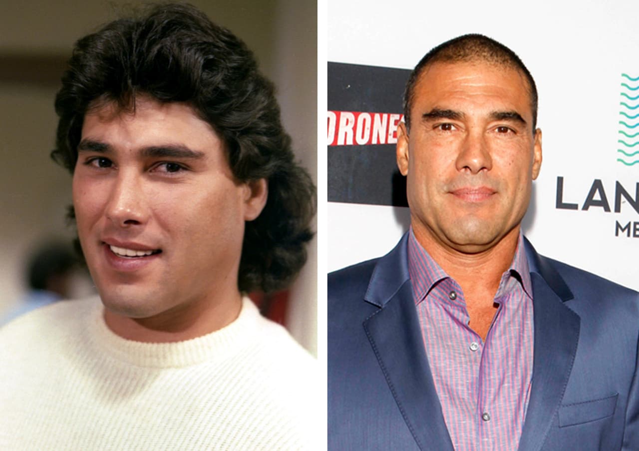 Felicidades a Eduardo Yáñez que hoy cumple sus 55 primaveras, el galán de novelas que conquista a muchas con tan sólo una mirada y sonrisa.