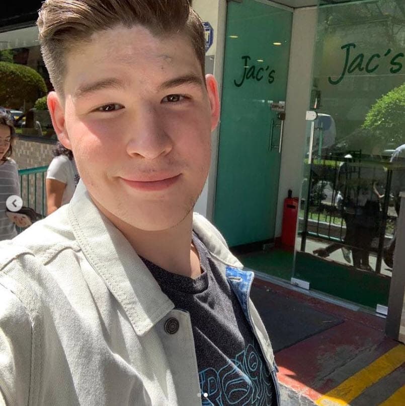 Tras el traumático incidente, Sebastián decidió hablar con sus padres sobre su homosexualidad: "Dije: 'No, yo no me voy a quedar aquí llorando y perdiendo el tiempo porque la vida en un segundo se te va, y si no la disfrutas, y si no eres valiente y sales a vivirla, mejor me hubiera quedado ahí muerto'", concluyó en 'Ventaneando'. 
<br>