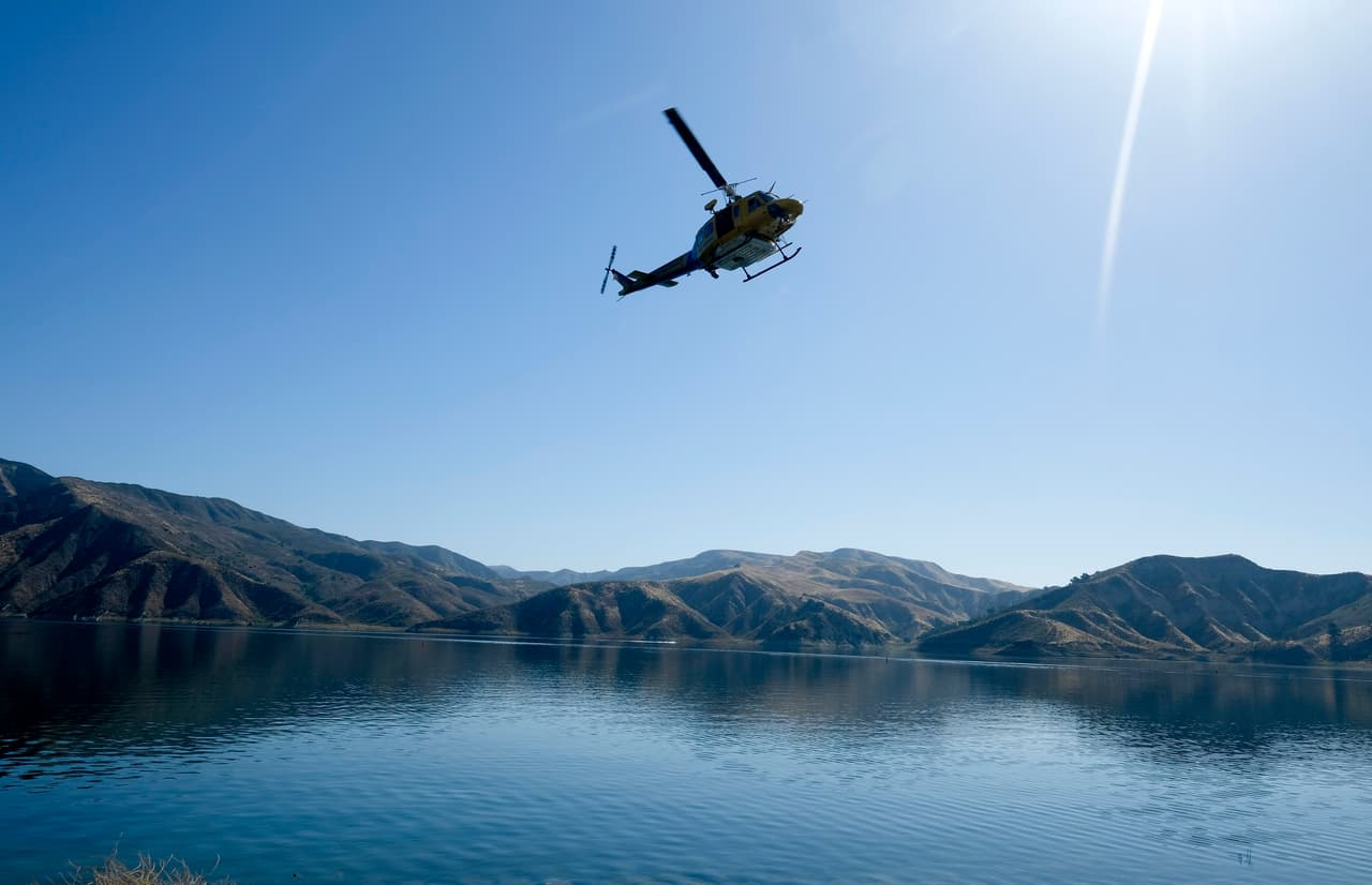 Según Donoghue la natación está permitida en el lugar, que no concentra muchos de los peligros de las aguas abiertas, pero "a veces el agua llega a estar muy fría y pueden ocurrir hipotermia", aunque aclaró que desconoce si forman parte de este caso.