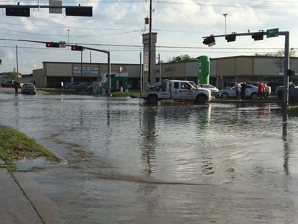 Destrozos e inundaciones causados por el mal tiempo en Houston.