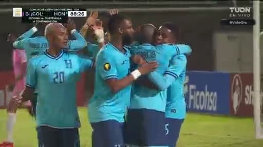 ¡Gol de Honduras! Aparece Martínez para mandar el balón al fondo de la red