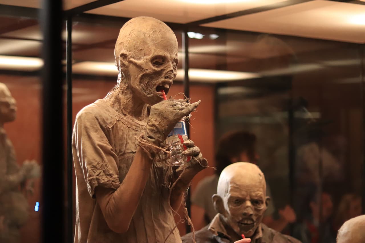 Pero el calor llegaba a ser sofocante debajo del maquillaje.