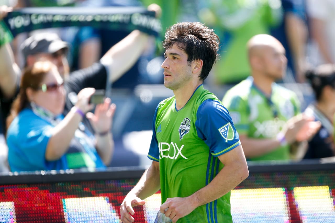 NICOLÁS LODEIRO (MED) | Lleva dos partidos jugados con Seattle Sounders desde que llegó de Boca Juniors y en ambas semanas ha sido incluido al Equipo de la Jornada. Su llegada ha coincidido con un cambio de mentalidad en el club esmeralda.