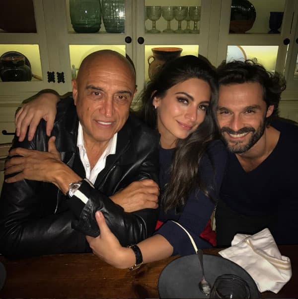 Hace poco tuvieron una reunión entre amigos, donde se tomaron fotos con el productor Pedro Torres.