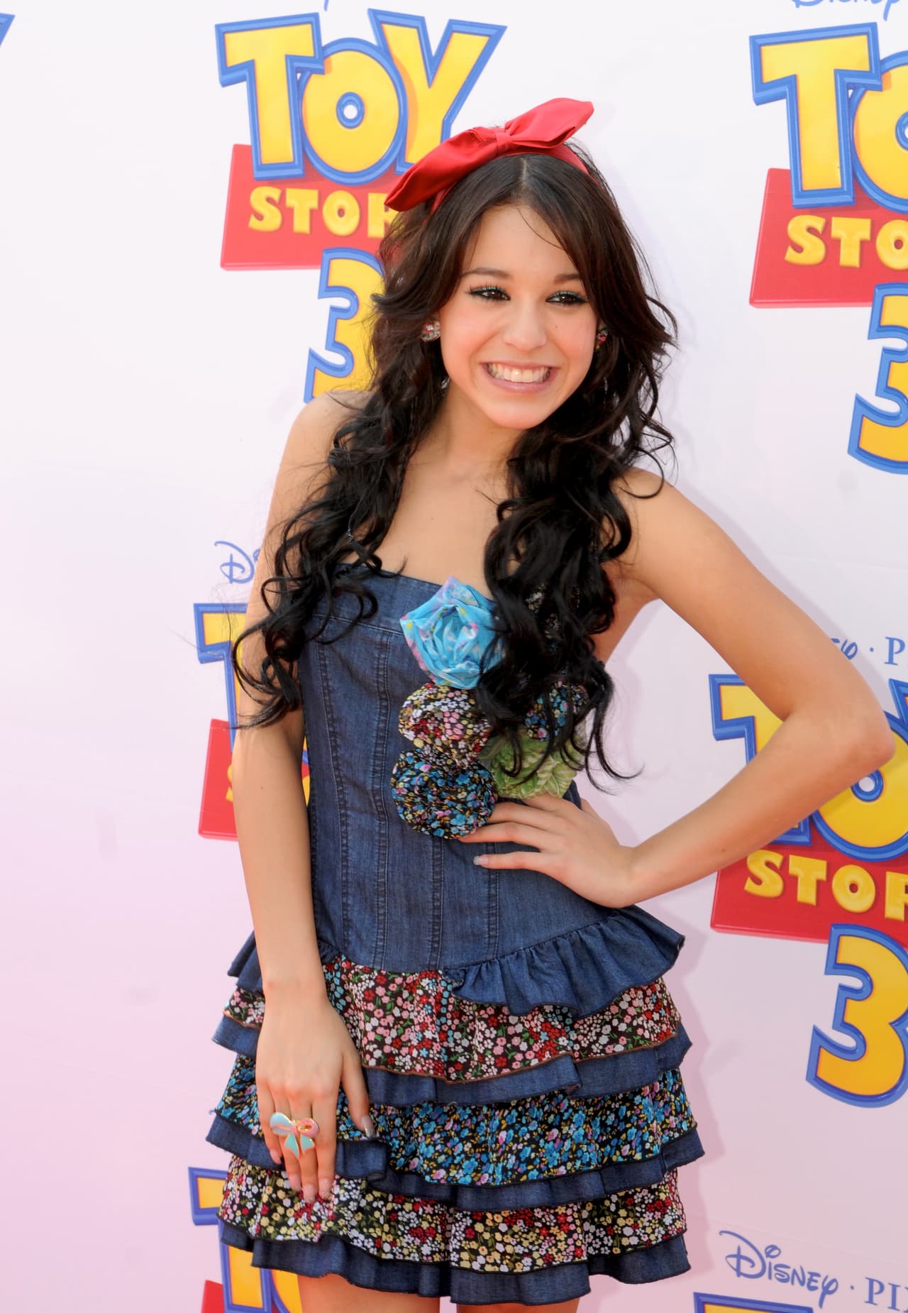 El éxito de 
<b><a href="http://www.univision.com/temas/danna-paola">Danna</a></b> fue tan grande que Disney se acercó a ella para que interpretara el tema oficial de 'Toy story 3', esto en el año 2010. Posteriormente recibió una propuesta de la misma compañía de dibujos animados para hacer el doblaje principal de 'Enredados'.