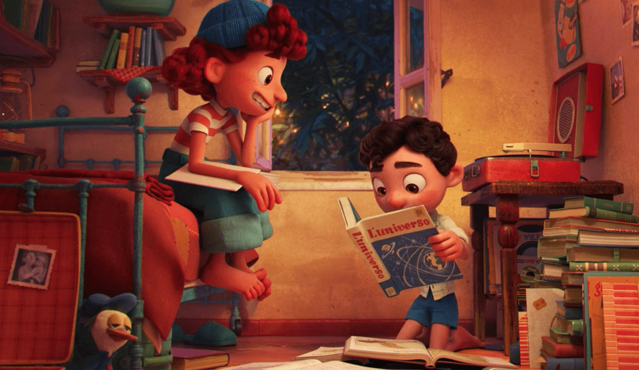 'Luca' fue una de las últimas creaciones de Disney, junto con 'Encanto' y 'Red'. En una escena donde Luca está hablando con Giulia, aparece 4*Town.