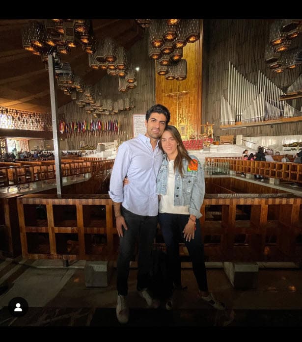 Por una foto siguiente que publicó en Instagram, se pudo ver que ella y su novio visitaron a 'La Morenita', como se le conoce a la virgen guadalupana.
<br>