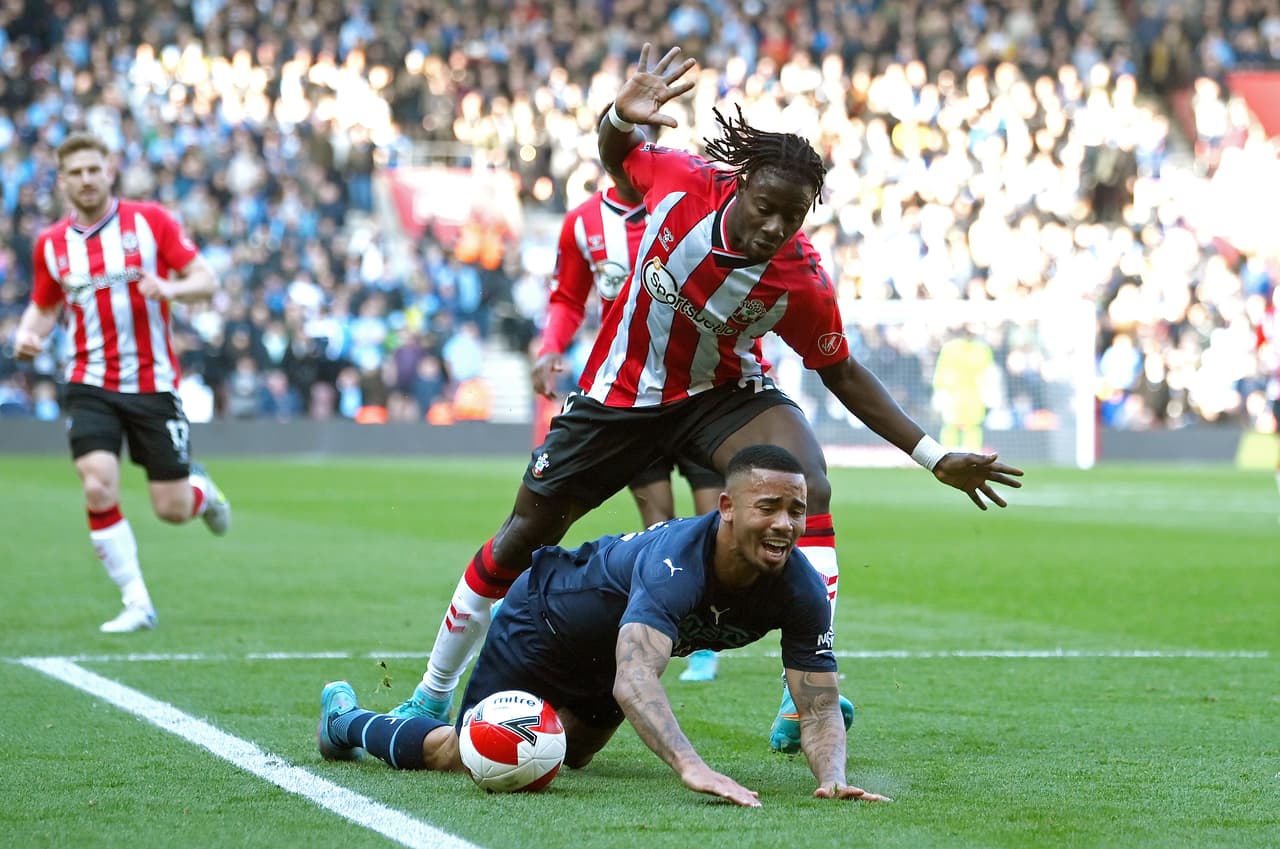 Manchester City goleó al Southampton como visitante (1-4) y selló su pase a las Semifinales, donde se medirá ante el Liverpool.