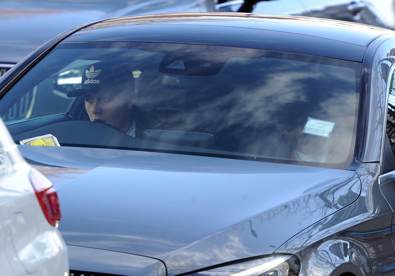 O tiene muy mala suerte o en verdad no tiene idea de cómo estacionarse bien.