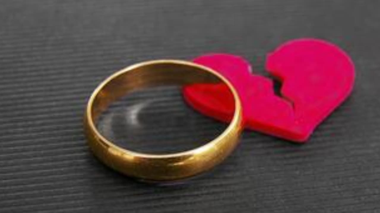 Hispano pagó más de $5,000 a un abogado para poderse divorciar y su caso lleva tres años sin resolverse