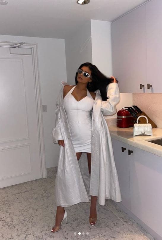 Aunque se nota que el
<b> estado de gestación es avanzado</b>, la hermana menor de Kim Kardashian no ha dado detalles de cuántas semanas tiene.
<br>
