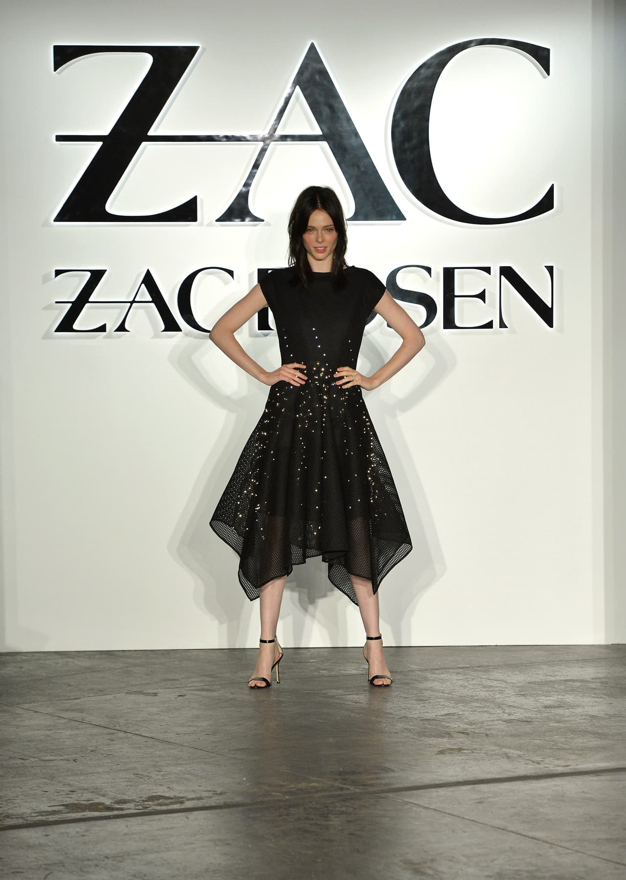 Para cerrar su show en 'Industria Superstudio', en Nueva York, Zac trabajó en este increíble vestido junto con las chicas de Google 'Made with code', una iniciativa de Google que promueve en las niñas y adolescentes el desarrollo de las ciencias informáticas para hacer cosas increíbles mediante códigos.